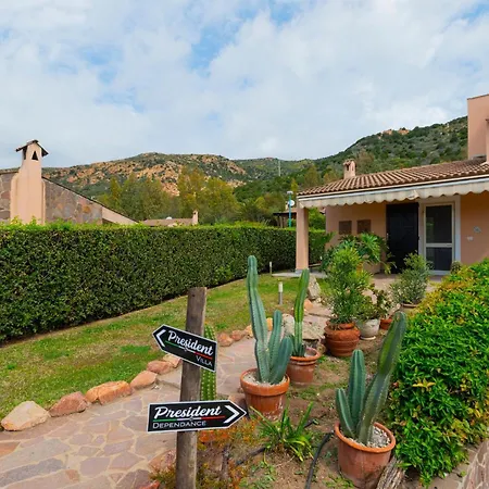 President Tuerredda Villa Chia